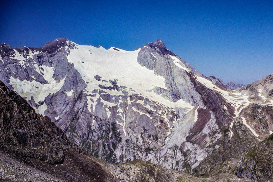 Vignemale et glacier d'Ossoue depuis le col des Gentianes