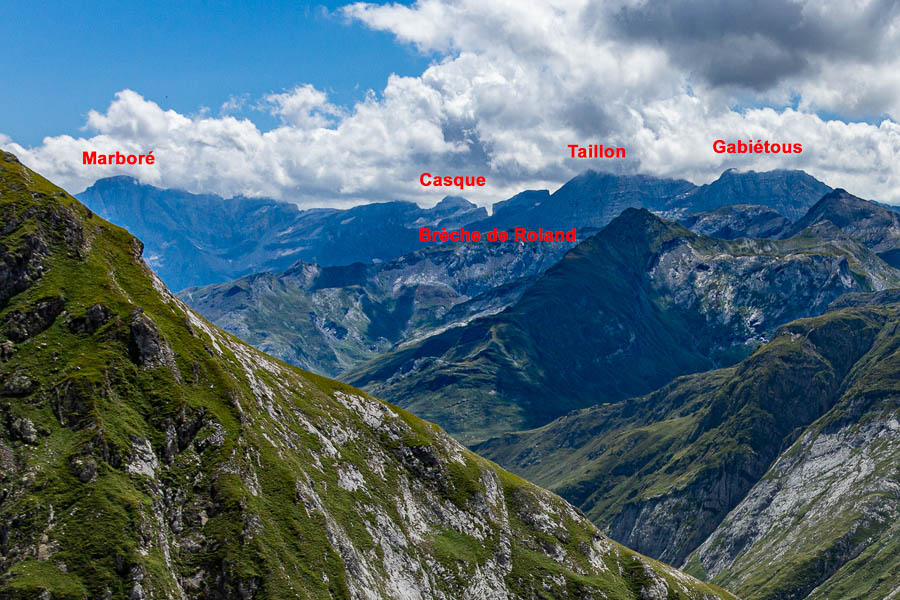 Descente vers Gavarnie, brèche de Roland