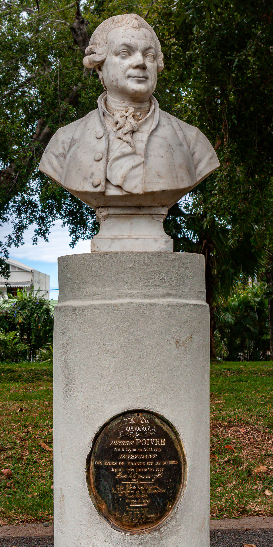 Saint-Denis : jardin de l'État, mémorial de Pierre Poivre