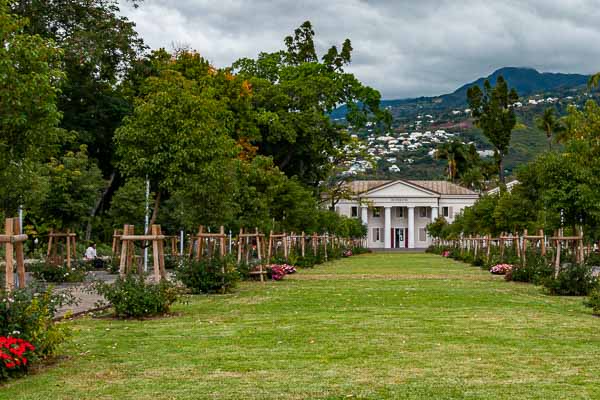 Saint-Denis : jardin de l'État et Muséum