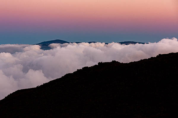 Piton de la Fournaise le soir depuis le refuge du piton des Neiges