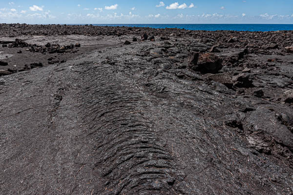Coulée de 1986 : lave pahoehoe