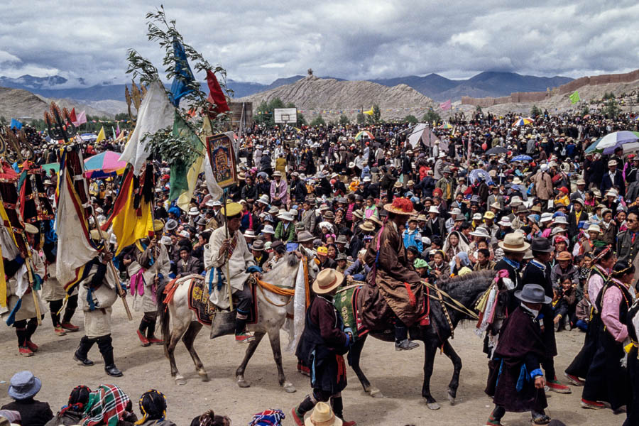 Festival de Gyantse : défilé, cavaliers