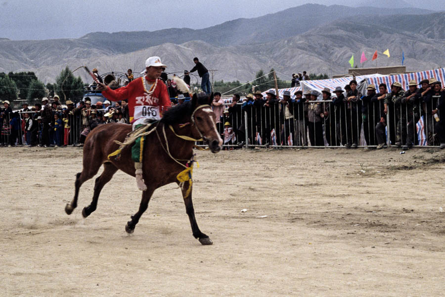 Festival de Gyantse : courses de chevaux