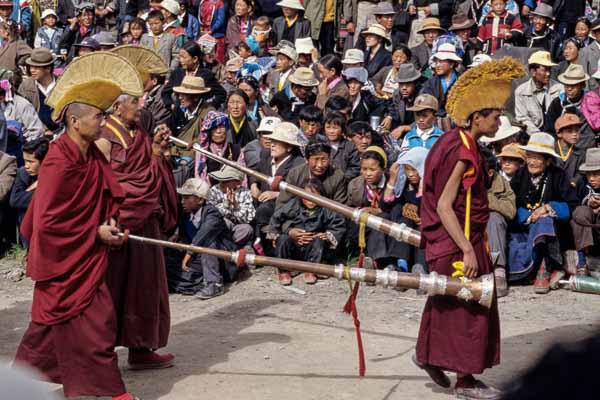 Festival de Gyantse : défilé de moines