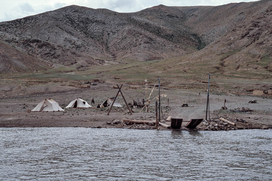 Bac sur le Yarlung Tsangpo