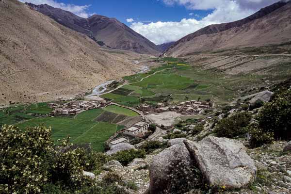 Village et vallée près de Nyalam