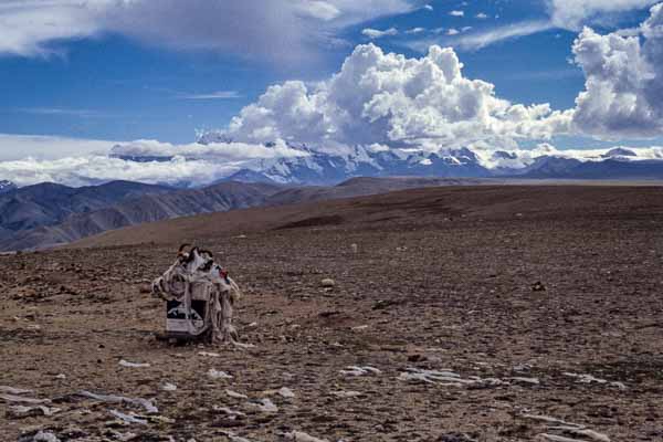 Lalung La : vue vers le Shishapangma