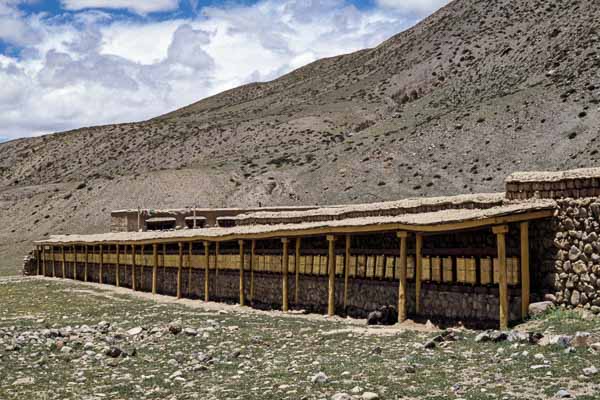 Darchen : monastère, moulins à prière