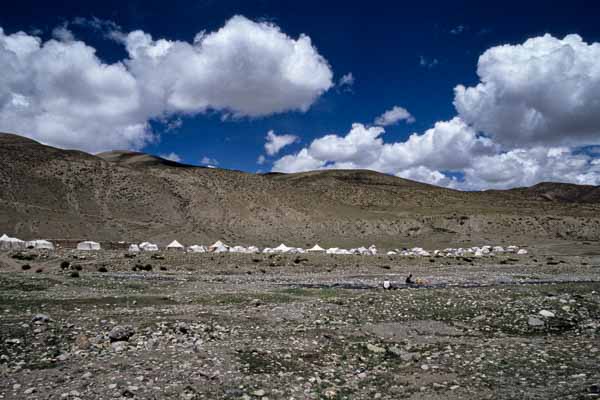 Darchen : tentes des pèlerins