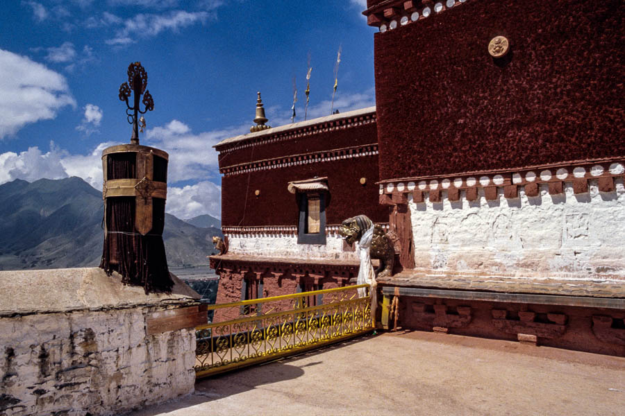Lhasa : Potala, toits