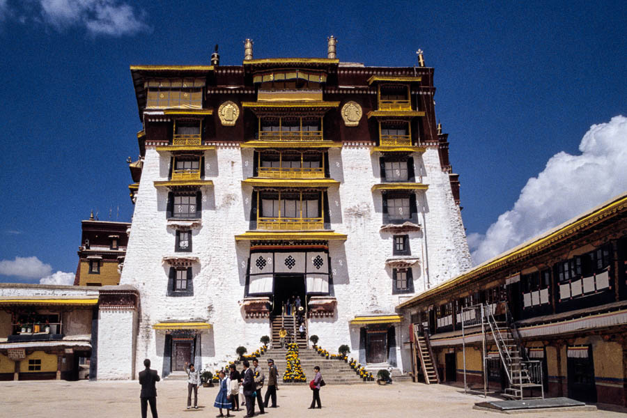 Lhasa : Potala, cour intérieure