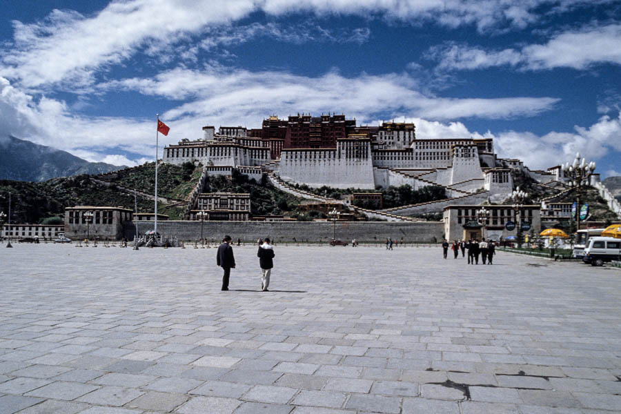Lhasa : Potala, grande place