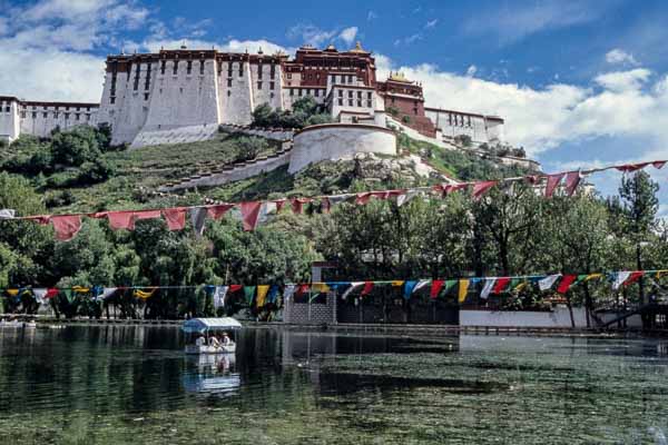 Jardin de Lukhang au pied du Potala