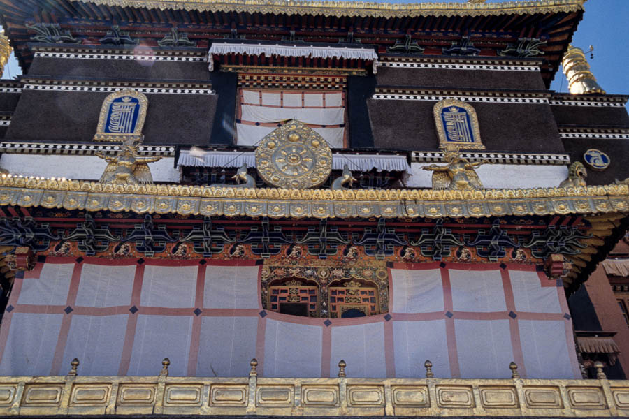 Shigatse : monastère de Tashilhunpo, toits