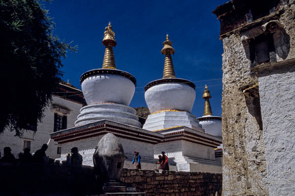 Monastère de Tashilhunpo, chortens