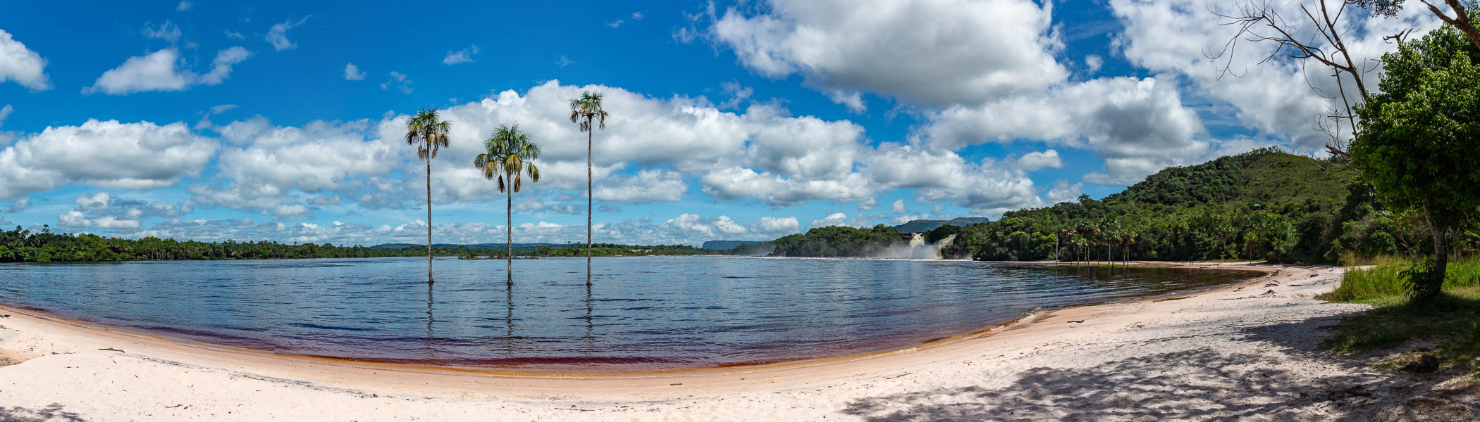 Plage sur le lac de Canaima