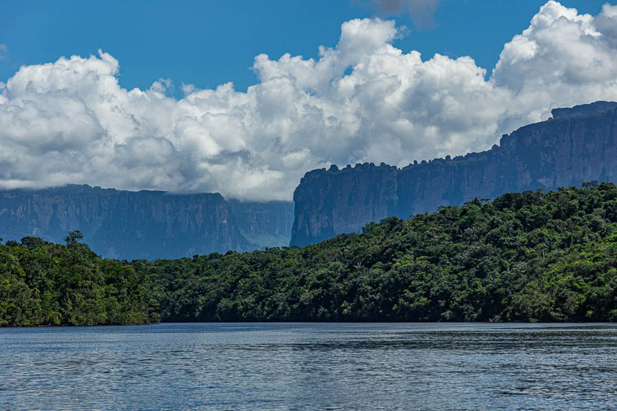 Rio Carrao et Auyan Tepuy