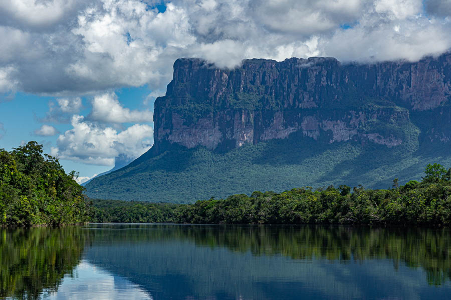 Rio Carrao et Auyan Tepuy