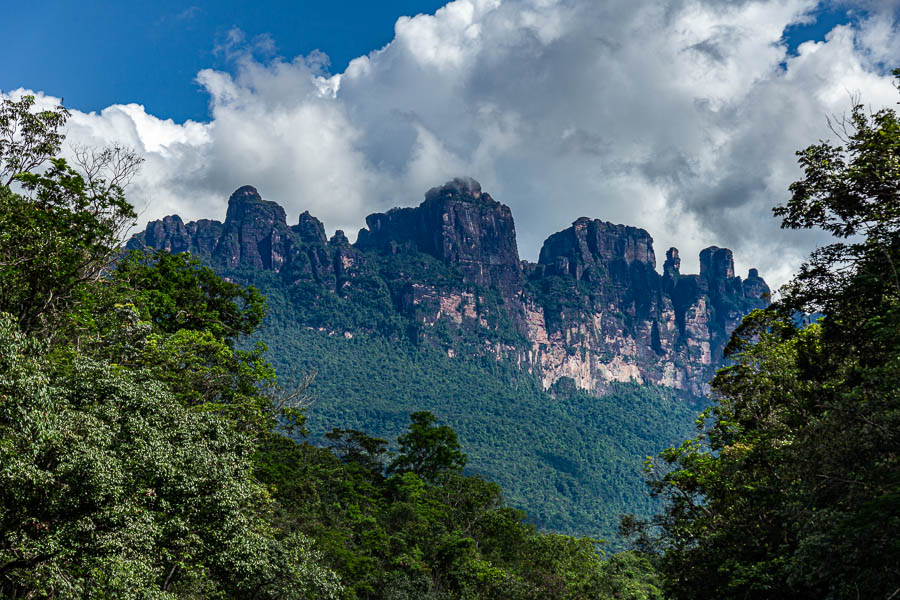 Rio Churun et Auyan Tepuy