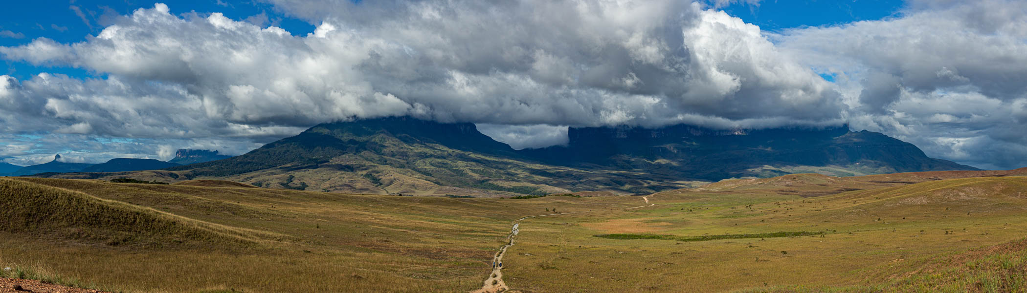 Vers les tepuys Kukenan et Roraima