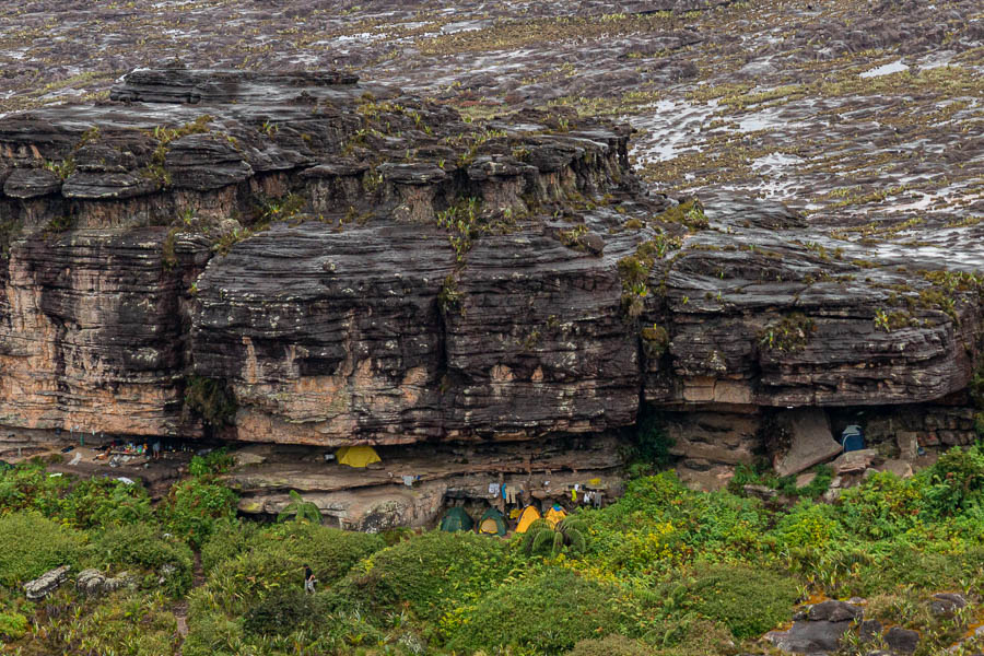 Notre hôtel vu du sommet du Roraima