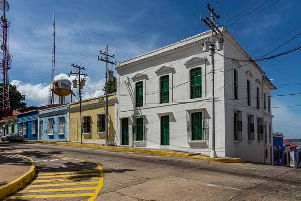 Ciudad Bolívar : calle Constitution