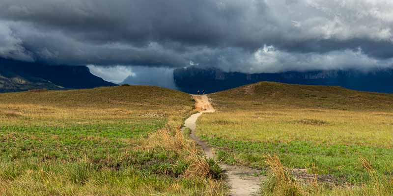 Vers les tepuys Kukenan et Roraima