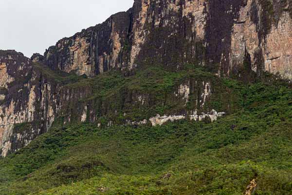 Roraima : cascade et rampe