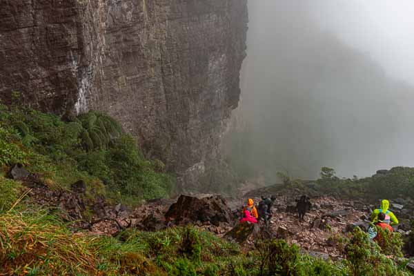 Roraima : sous la cascade