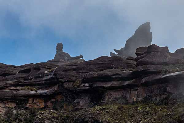 Roraima : rochers suggestifs, personnages