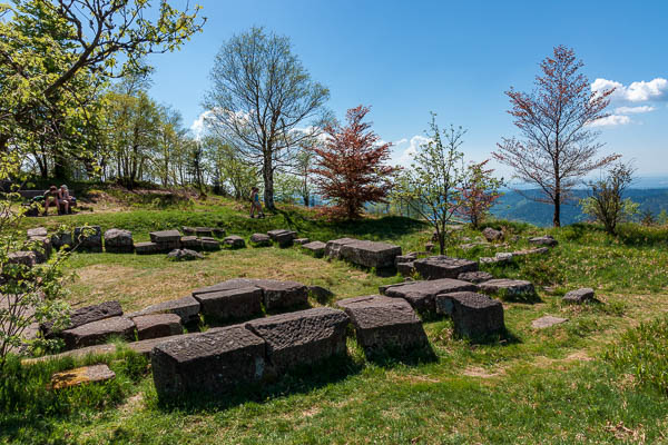 Sommet du Donon : ruines de temple romain