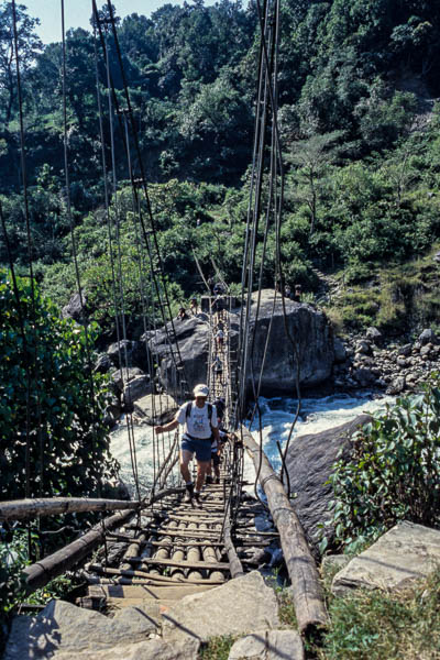 Pont suspendu de Khudi