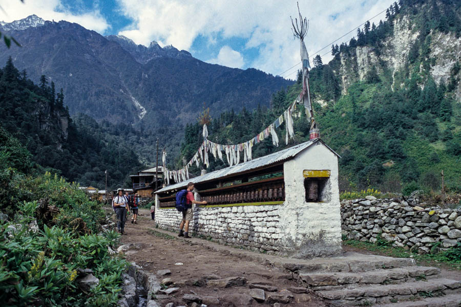 Tour des Annapurnas : moulins à prières de Bagarchap