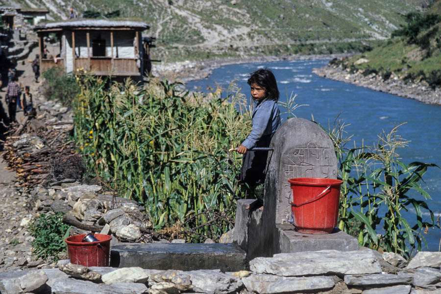 Hameau au bord de la Thuli Bheri