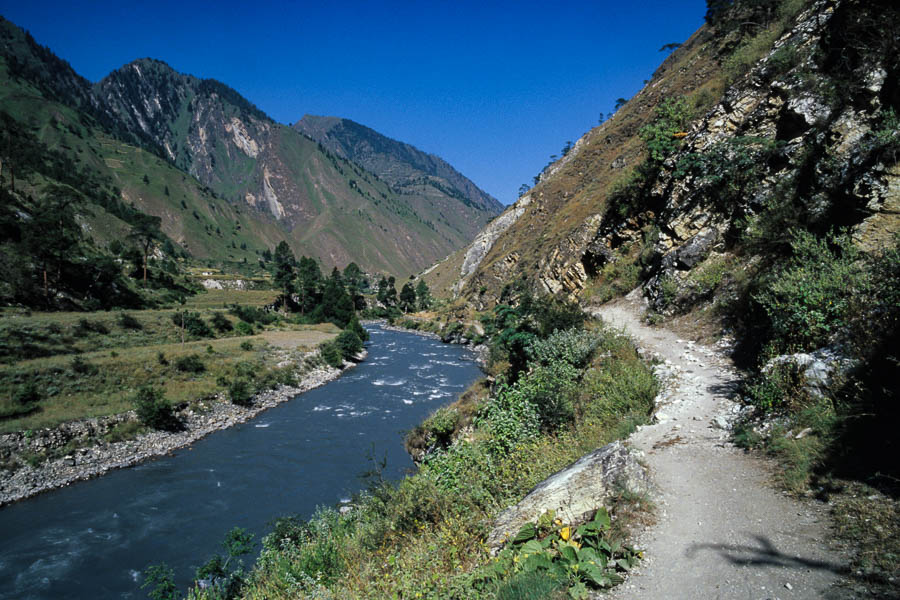 Thuli Bheri entre Dunai et Tarakot