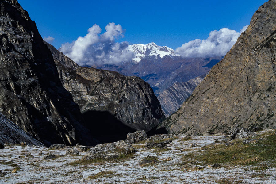 Camp de Baga La Phedi saupoudré de neige