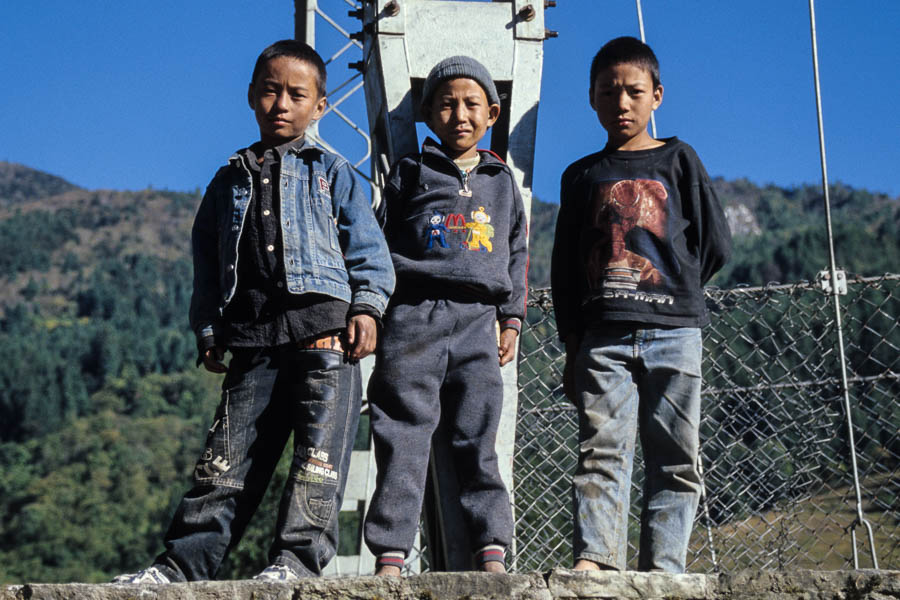 Gamins sur le pont de Kaigaon