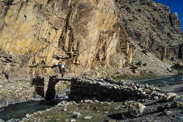 Pont sur la Tarap avec Mane