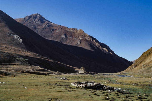 Chorten, vallée au sud de Dho