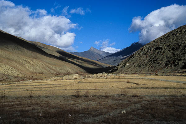 Vallée au nord de Dho