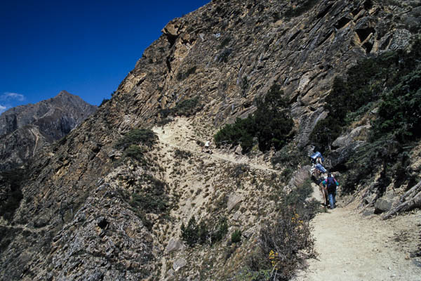 Sentier escarpé