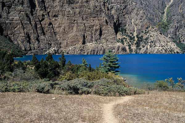 Lac Phoksundo, sentier rive ouest