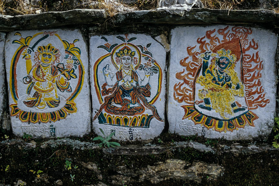 Mur de manis : Manjusri, Avalokitesvara, Vajrapani