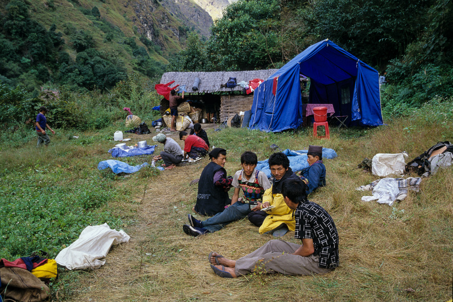 Camp de Sekathum, porteurs