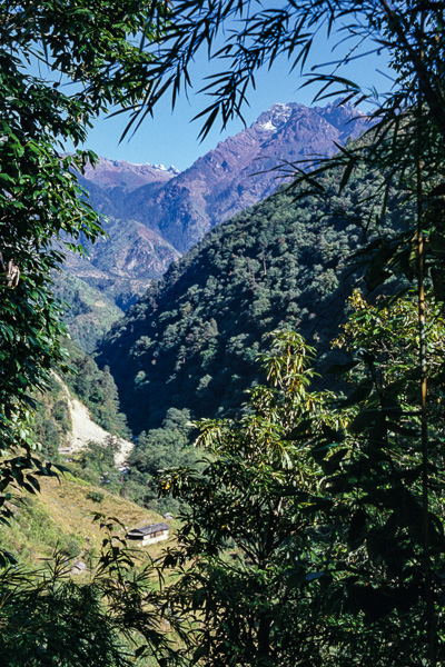 Vue vers Gyabla