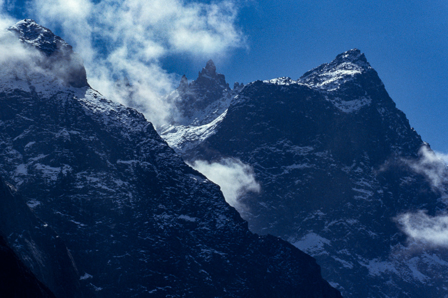 Aiguilles et nuages