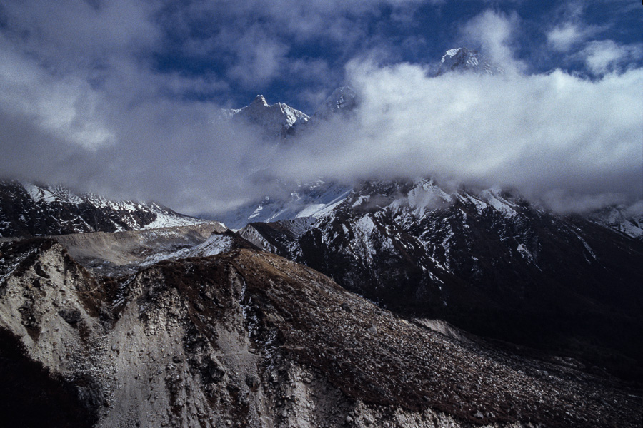 Le Kumbhakarna (Jannu), son glacier et sa moraine