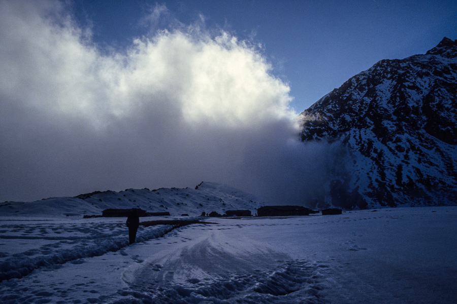 Lhonak dans un nuage