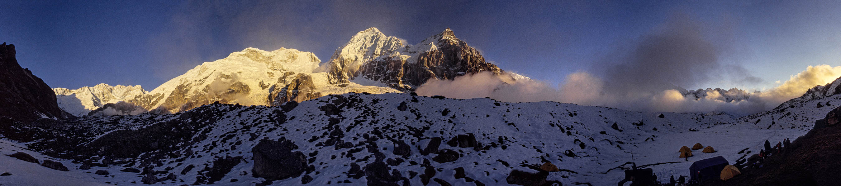 Coucher de soleil sur le camp d'Oktang